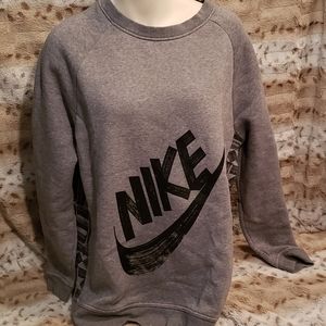 Nike Rally Crewneck